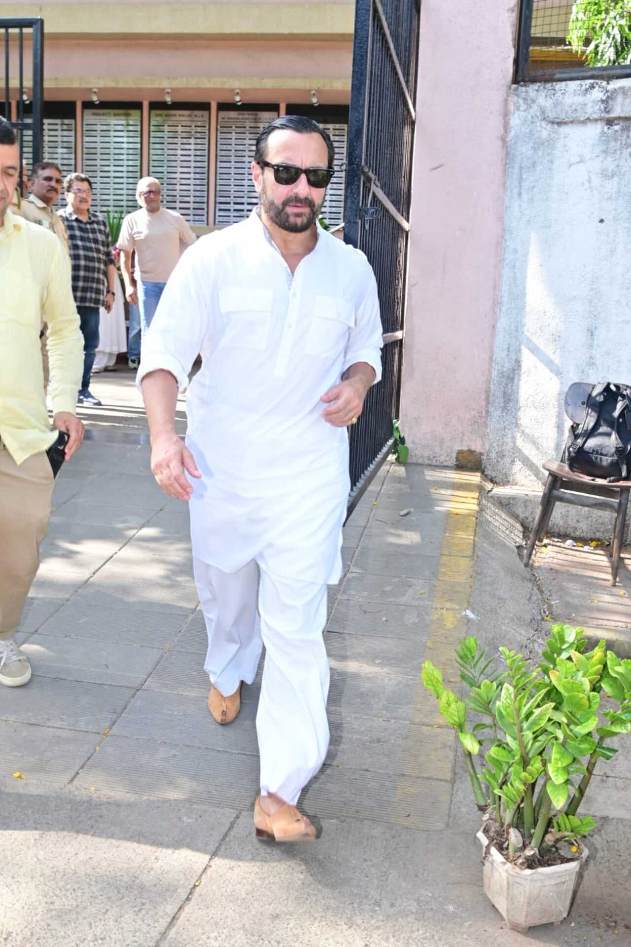 Saif Ali Khan was also seen at Pahlaj Nihalani's funeral as he came to pay his last respects.